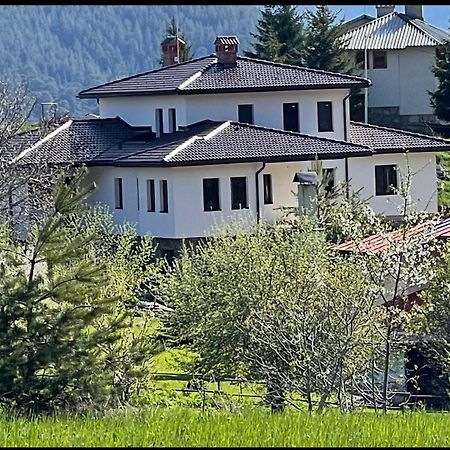 Къща За Гости Меча Стъпка Gela Esterno foto
