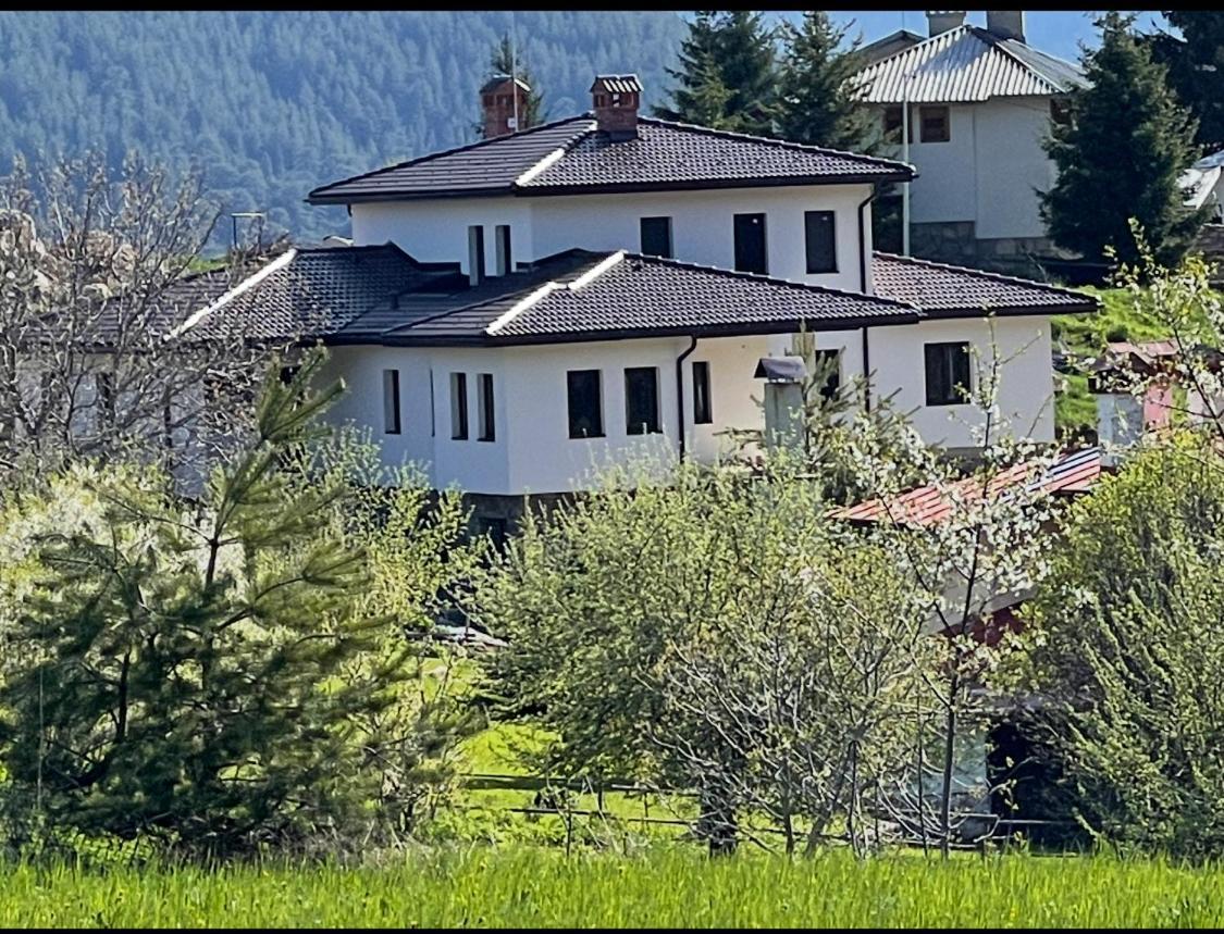 Къща За Гости Меча Стъпка Gela Esterno foto
